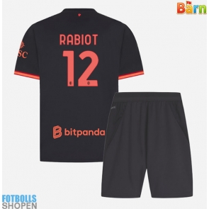 Billiga AC Milan Adrien Rabiot #12 Tredjeställ Barn 2026-27 Kortärmad (+ Korta byxor)